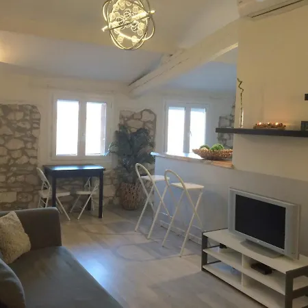 Apartment T2bis Intramuros Avignon, Refait A Neuf Avignon