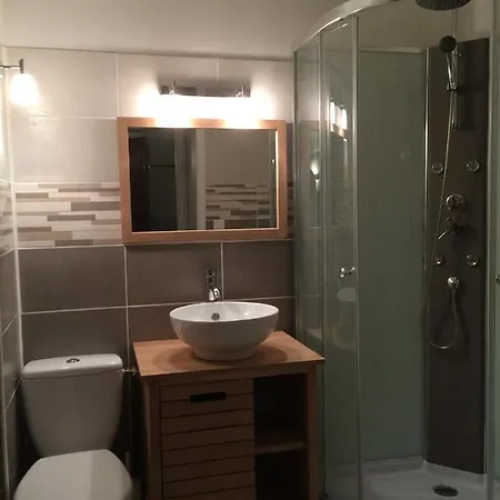 Apartment T2bis Intramuros Avignon, Refait A Neuf *